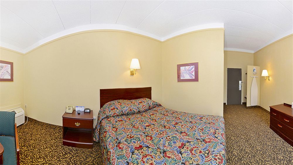 Wingate By Wyndham Bloomington Hotel Eksteriør billede