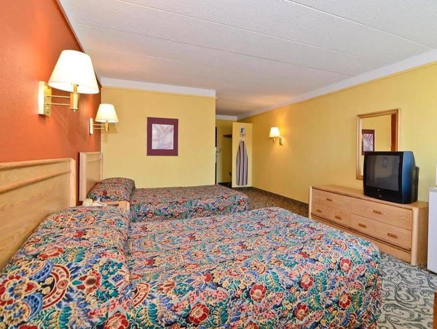 Wingate By Wyndham Bloomington Hotel Eksteriør billede